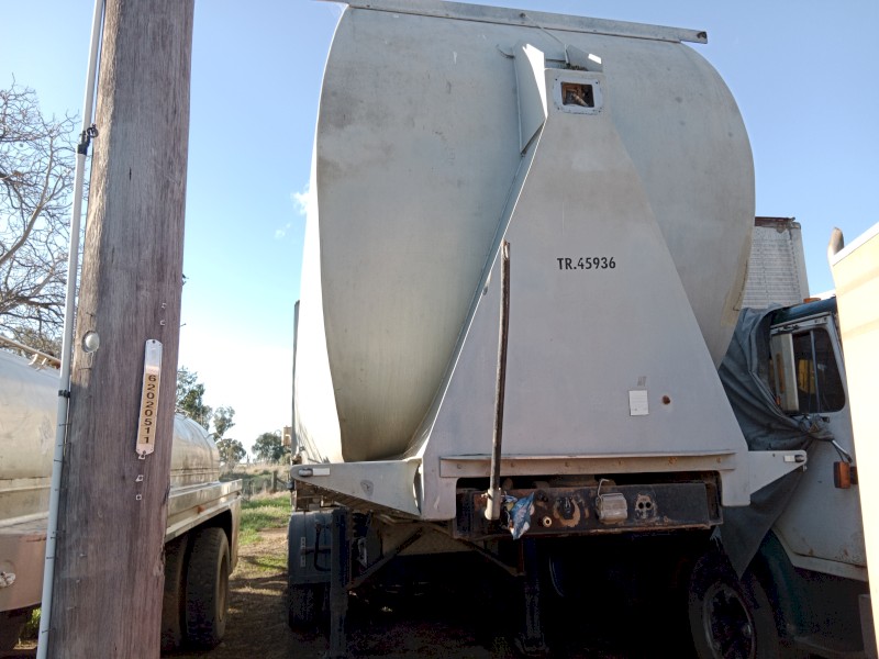 Lusty ems A trailer slider