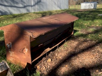 half tonne pellet or grain  sheep or calf feeder