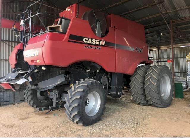 Case IH 7120 Header plus Case IH 2152 40ft Front with Trailer