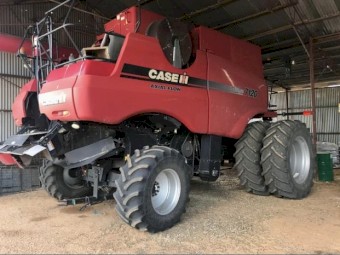 Case IH 7120 Header plus Case IH 2152 40ft Front with Trailer