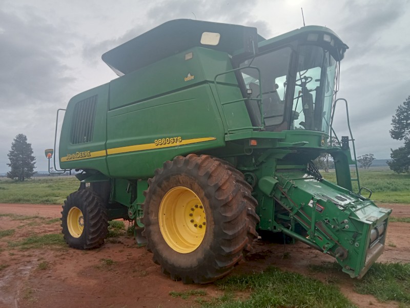 2004 John Deere 9860 STS Header with 2015 Midwest Durus Premium 41ft Front