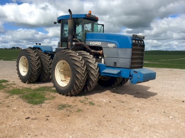 1995 Ford 9280 Versatile Tractor