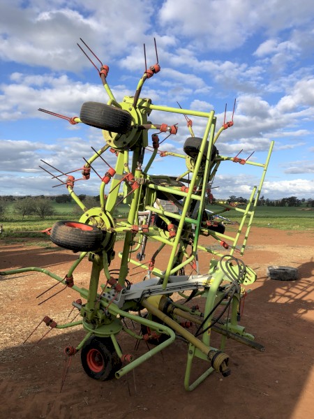 Claas Volto 870 Tedder rake