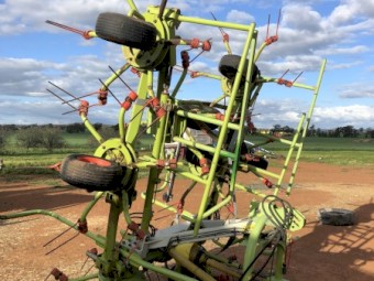 Claas Volto 870 Tedder rake