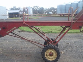 New Holland 470 Bale Loader