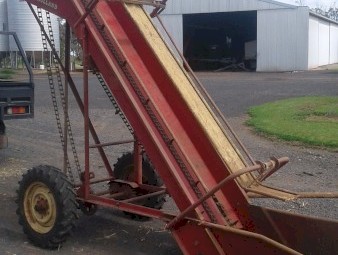 New Holland 470 Bale Loader