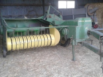 John Deere 24T Small Square Baler