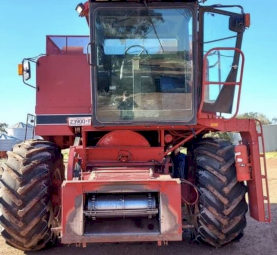 1994 Case IH 1660 Header with 30ft MacDon Draper Front on Trailer