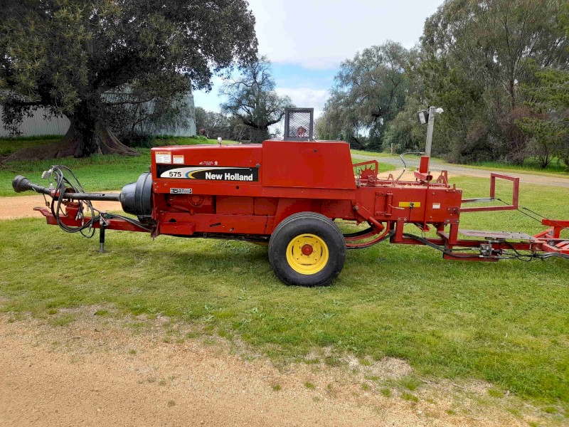 New Holland 575 baler + Accumulator + Grab