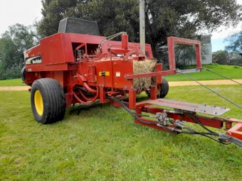 New Holland 575 baler + Accumulator + Grab