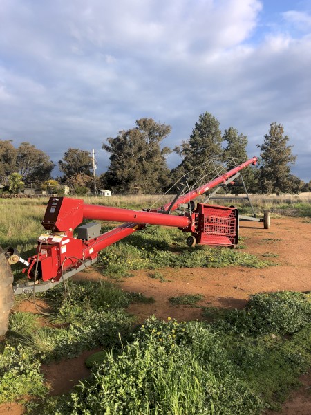 Meridian 10-72 Swing Away Auger