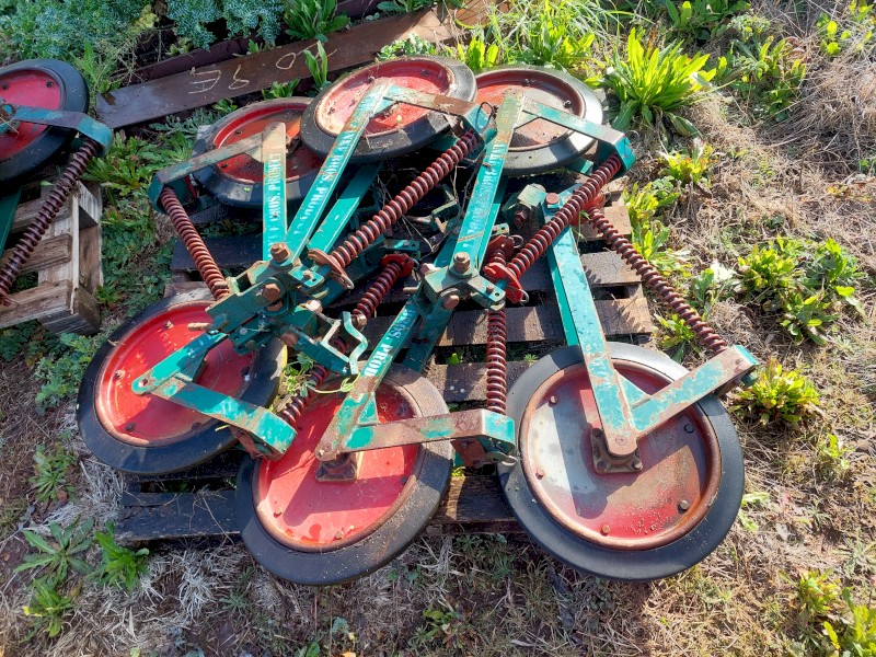 Janke press wheels Farm Tender