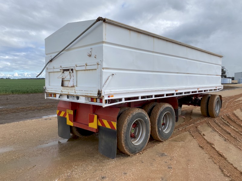 Under Auction - (A210) Tipping flat top super dog 7.3m (24ft) 