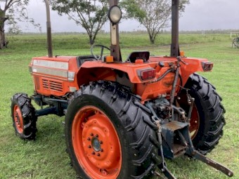 Kubota L3750 4WD Tractor With 5Ft Slasher