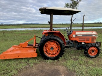 Kubota L3750 4WD Tractor With 5Ft Slasher