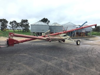 Farm King 10-60 Swing Away Auger