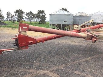 Farm King 10-60 Swing Away Auger