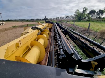 18HS, 18 foot Sickle Front / Mower Conditioner - New Holland