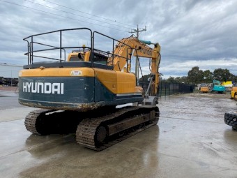 R210LC-9 HYUNDAI EXCAVATOR WITH NEW 5 FINGER GRAB