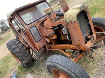 Chamberlain 9G industrial tractor