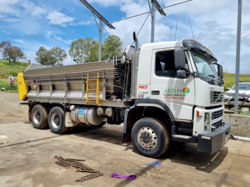 Custom Built Chicken & Feedlot Manure Spreader. 