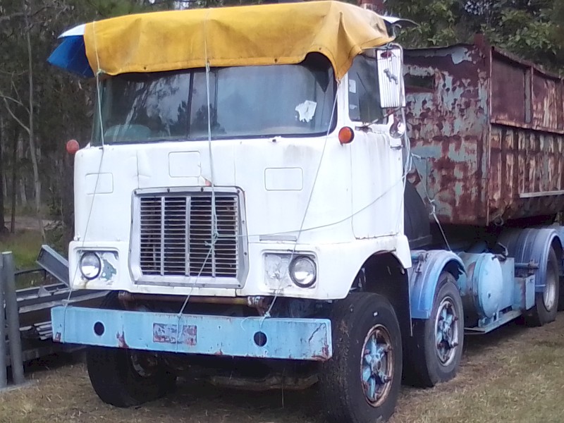 F Model Mack 8 Wheeler Roll on Roll off Bin Truck. Farm Tender