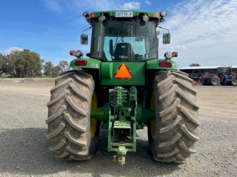 John Deere 8520 Tractor