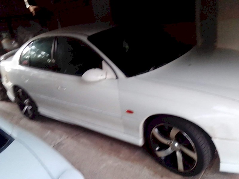 Holden Commodore VT V8 - Would swap for Diesel 4 X 4