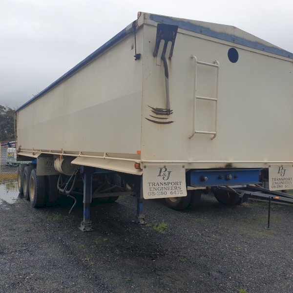 Freightmaster Tipper with RWC