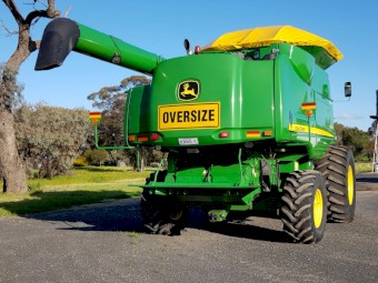 2009 John Deere STS 9770 Header with 635D Front & Trailer