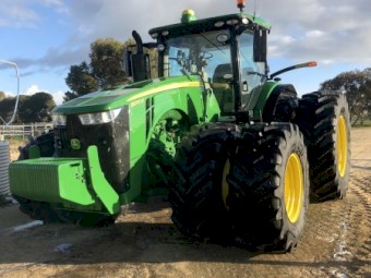 2018 John Deere 8270R