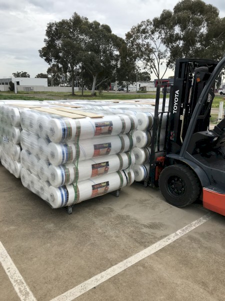 ValueNet Hay Bale Netting 1.30m Pallets of 16 Rolls