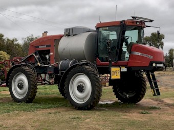 2004 Case Patriot 4410 Self Propelled Boom Spray