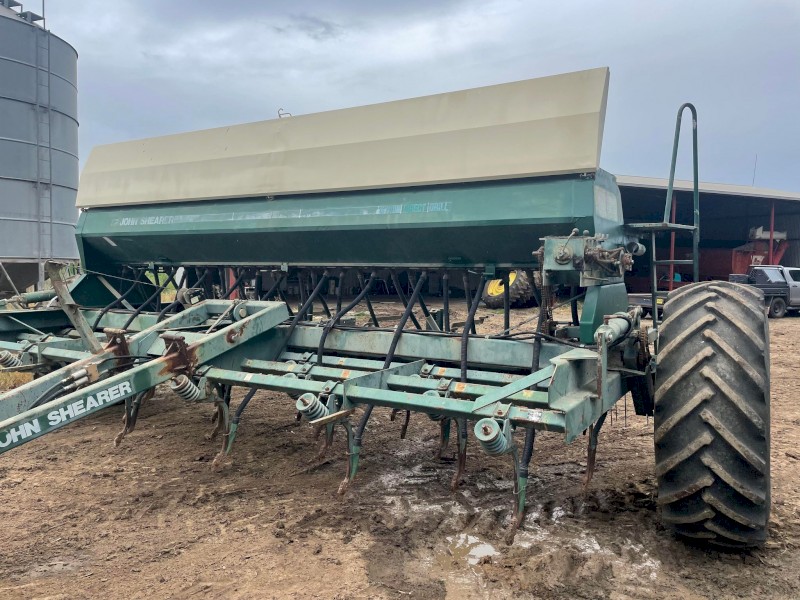 Under Auction (A212) John Shearer 33 Run Combine Farm Tender