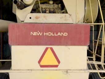New Holland TR 85 Harvester