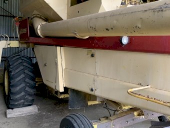 New Holland TR 85 Harvester