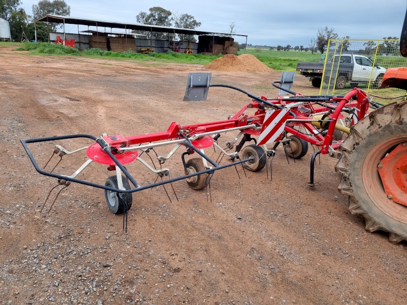 2009 Massey Ferguson Tedder TD1636 Hay Rake