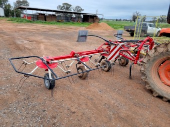 2009 Massey Ferguson Tedder TD1636 Hay Rake