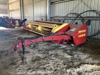 Like New - New Holland  1465 Haybine