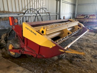 Like New - New Holland  1465 Haybine