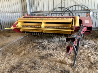 Like New - New Holland  1465 Haybine