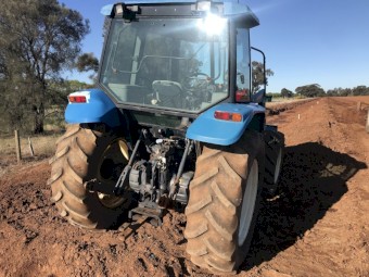 New Holland Ford 5640 FEL FWA Tractor