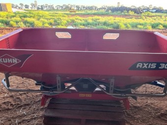 Kuhn 30.2 Linkage Spreader