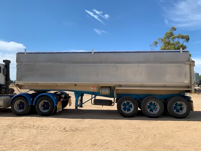 Hamelex White tipper