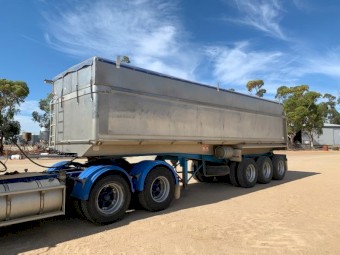 Hamelex White tipper
