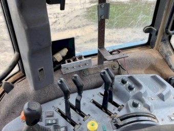 New Holland 8870 Tractor