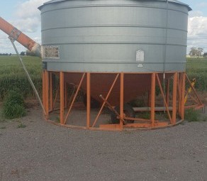 Sherwell 240 bag Auger Field Bin