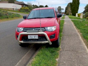 2015 Manual Mitsubishi Triton