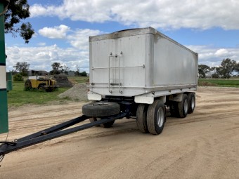Barry Stoodley Super Dog Tipper and Matching Tipper body