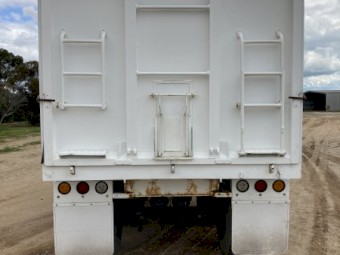 Barry Stoodley Super Dog Tipper and Matching Tipper body